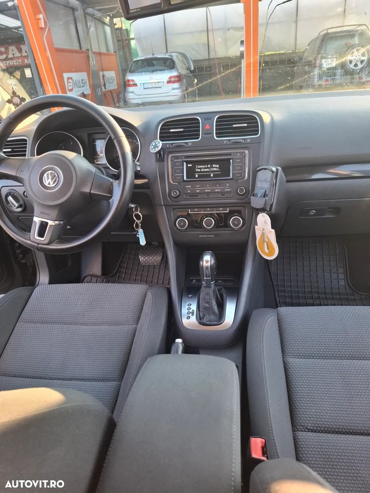 Volkswagen Golf - 6