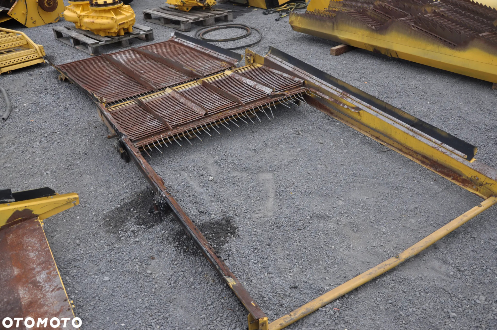 Kabina silnik skrzynia New Holland TX 64 65 66 67 68 - 17