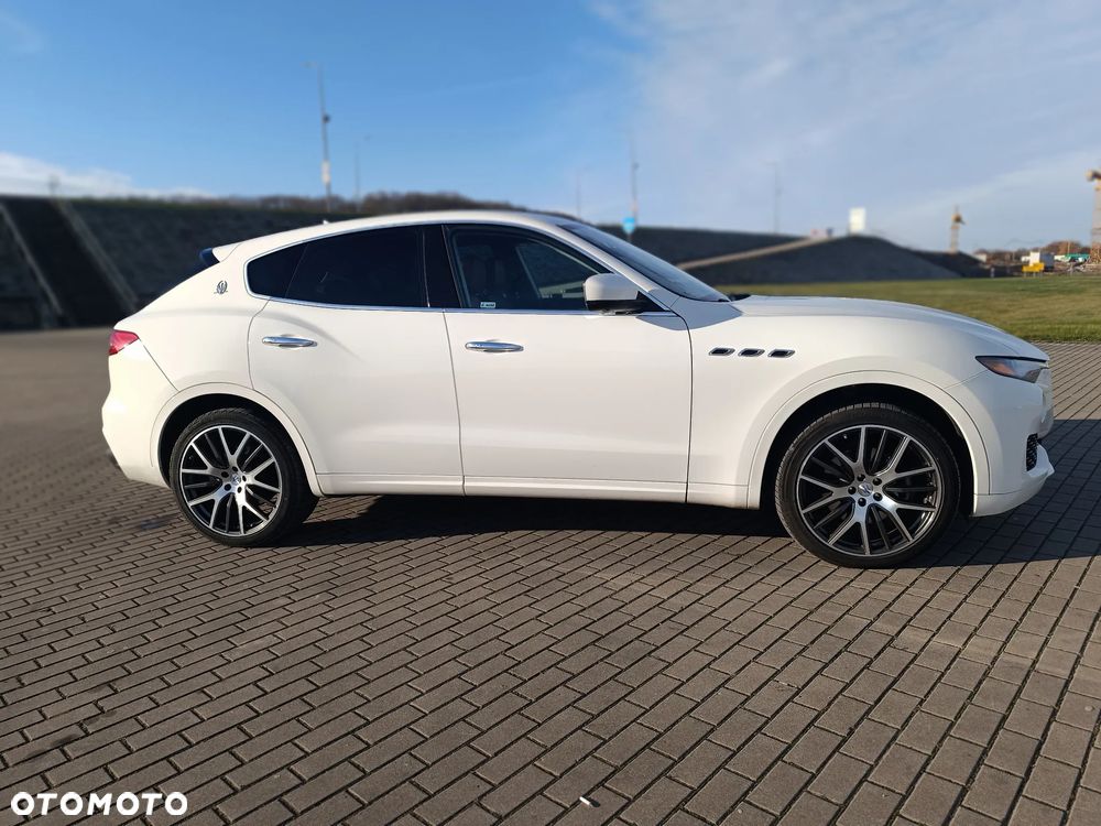 Maserati Levante Q4 - 1