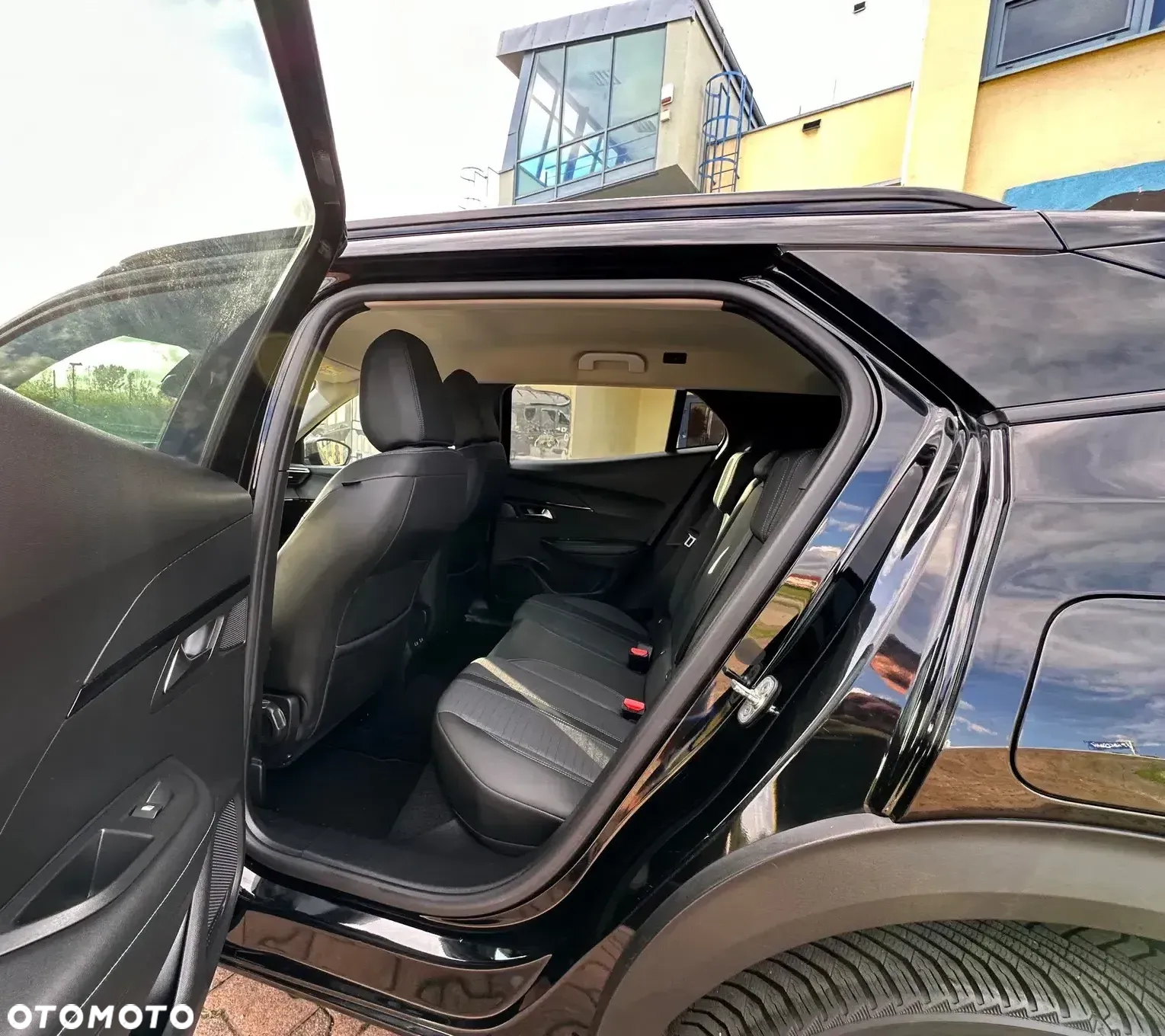 Peugeot 2008 1.5 BlueHDi Allure Pack S&S EAT8 - 25