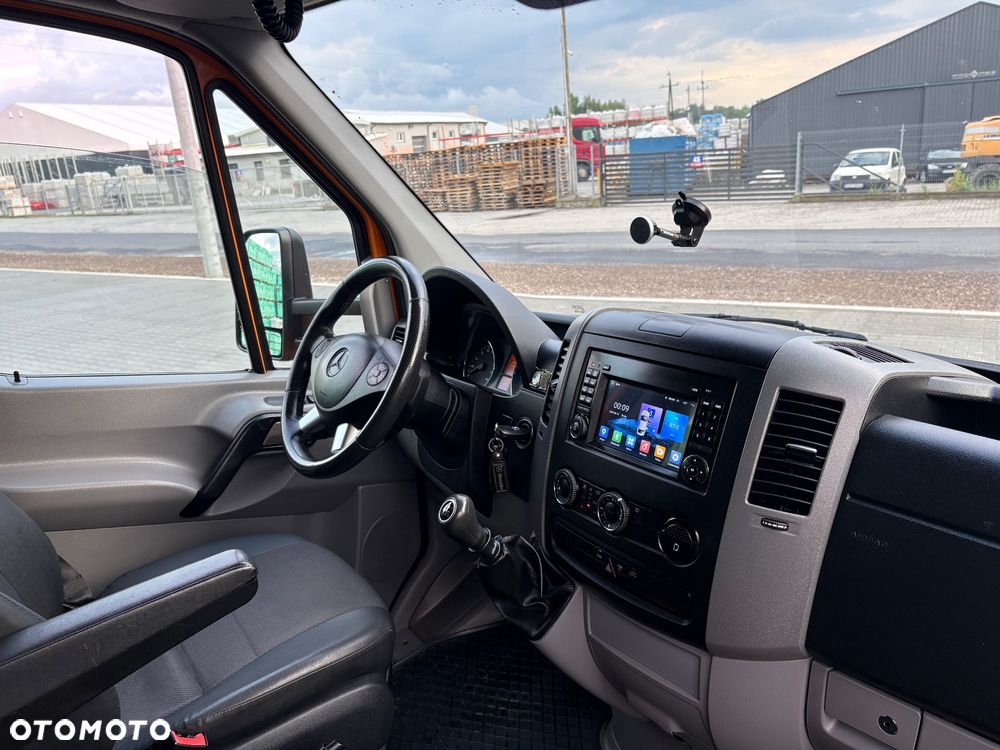 Mercedes-Benz Sprinter - 26