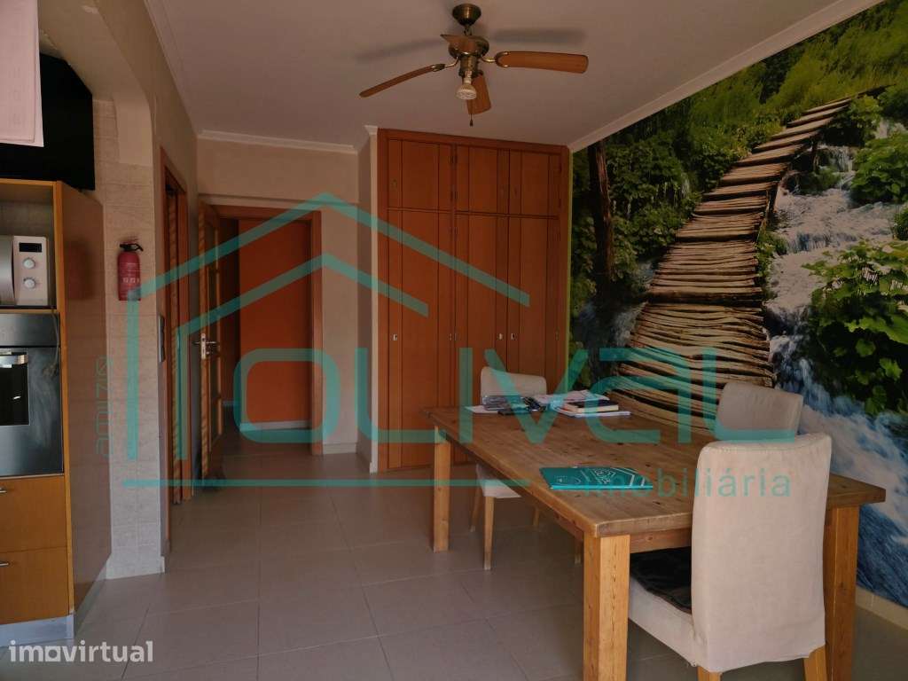 Alverca apartamento T4 transformado em T3 próximo do continente e M... - Grande imagem: 5/17