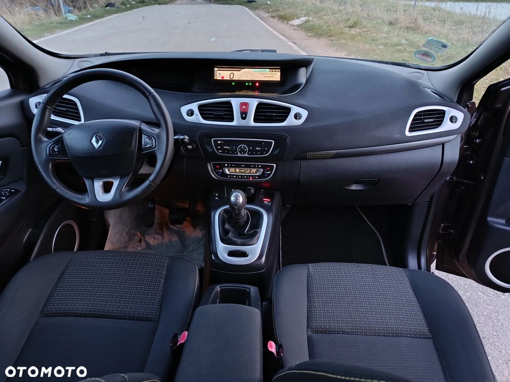 Renault Scenic 1.6 16V 110 Dynamique - 23