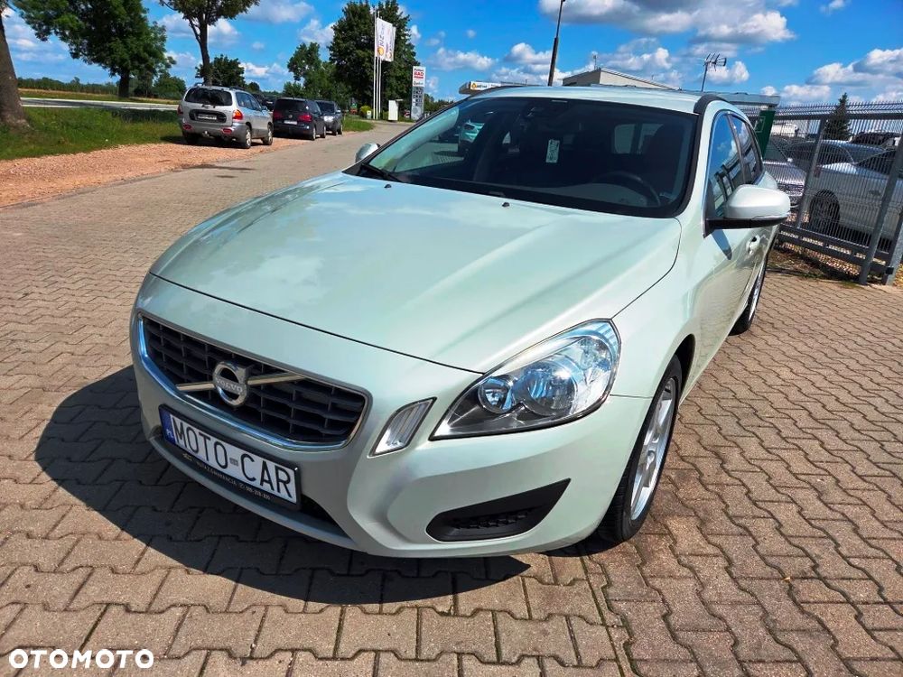 Volvo V60 D2 Momentum - 19