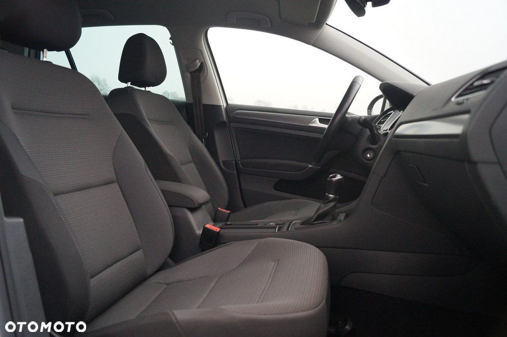 Volkswagen Golf - 21