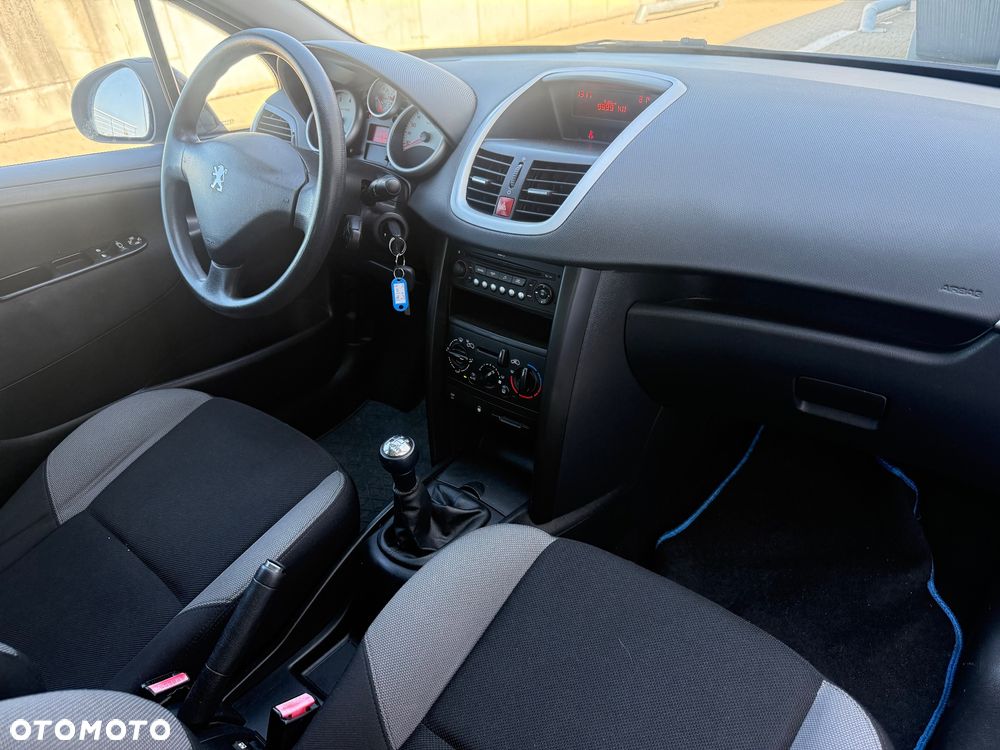 Peugeot 207 1.4 16V Trendy - 6