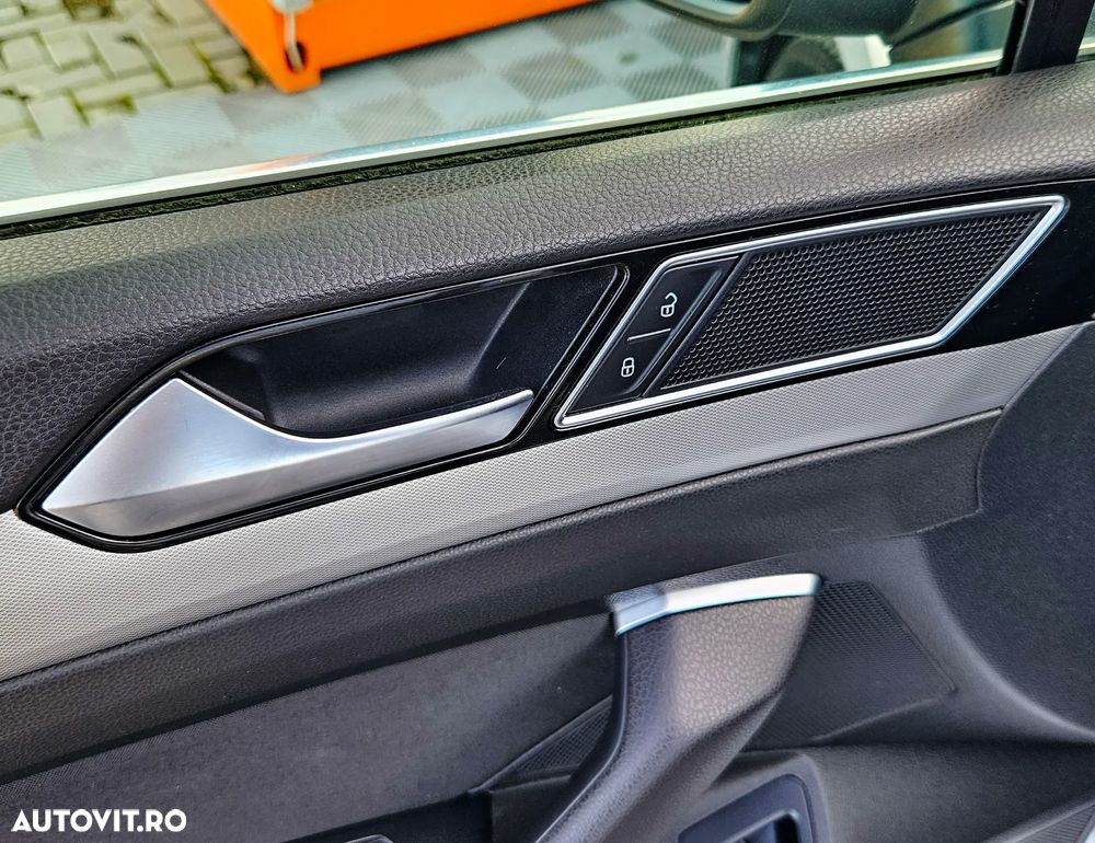 Volkswagen Passat - 11