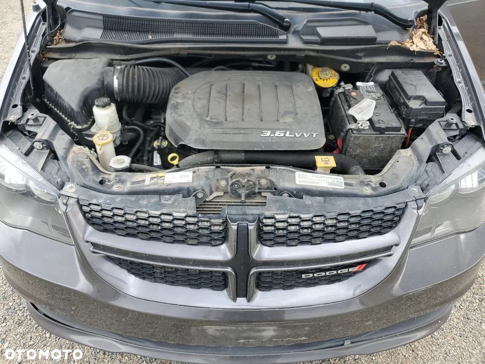 Dodge Grand Caravan - 11