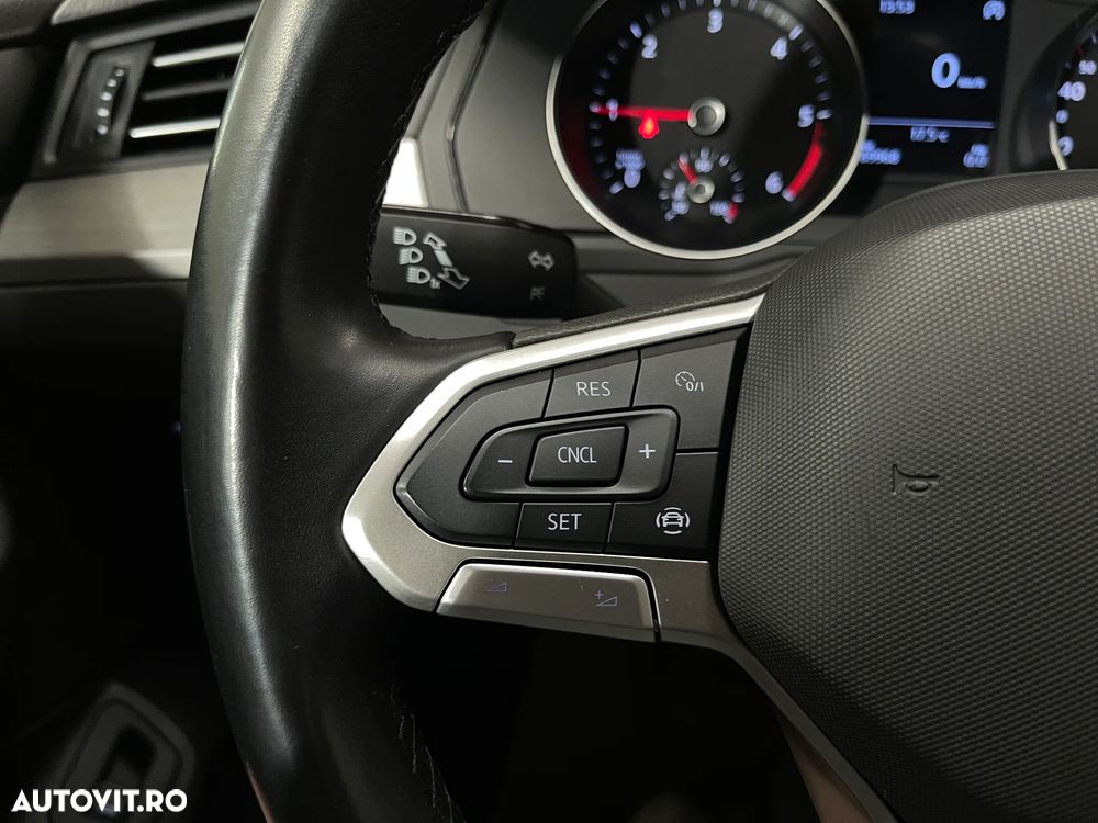 Volkswagen Passat 2.0 TDI Advance - 20