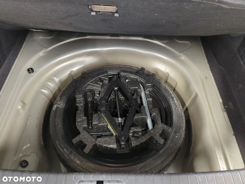 Volkswagen Passat 2.0 TDI Business DSG - 16