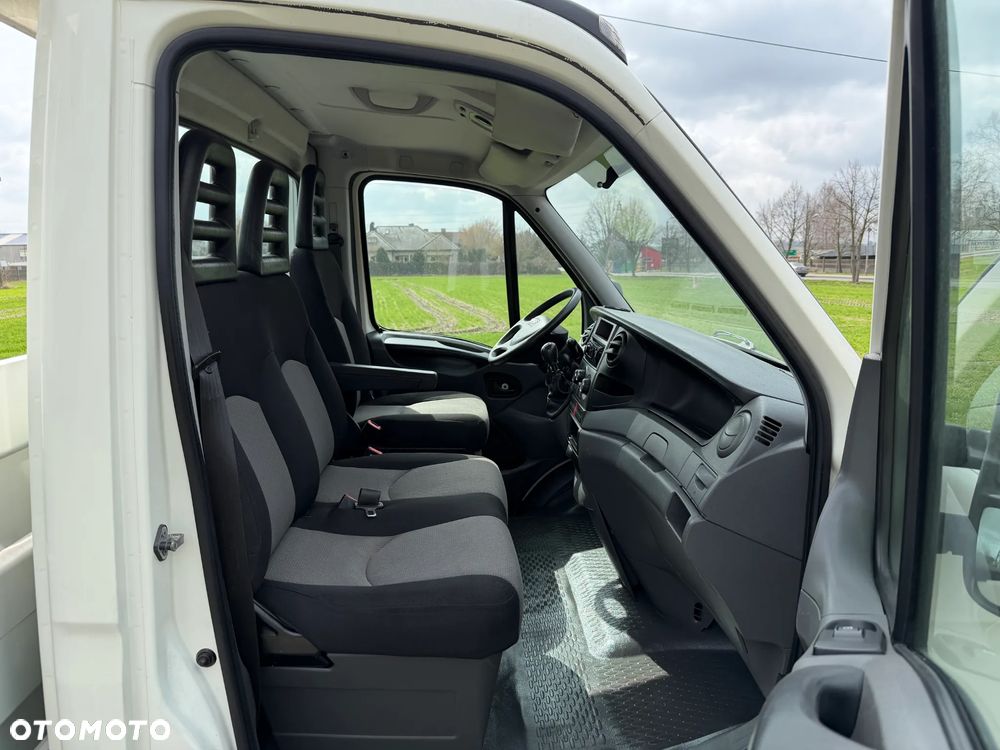 Iveco 35C15 * 3.0 / 150KM * Skrzyniowy * Rozstaw osi: 4.1m * Koła bliźniacze * Rama do zabudowy * - 32