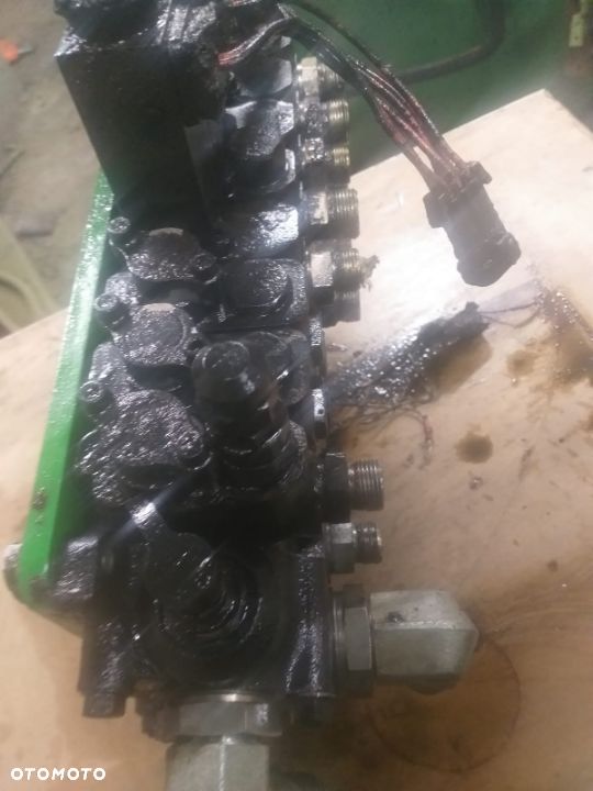 John Deere 3400 - Rozdzielacz - 4