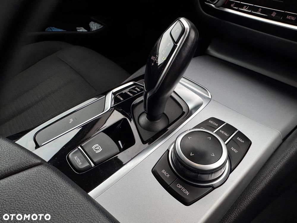 BMW Seria 5 520d xDrive Sport Line - 26