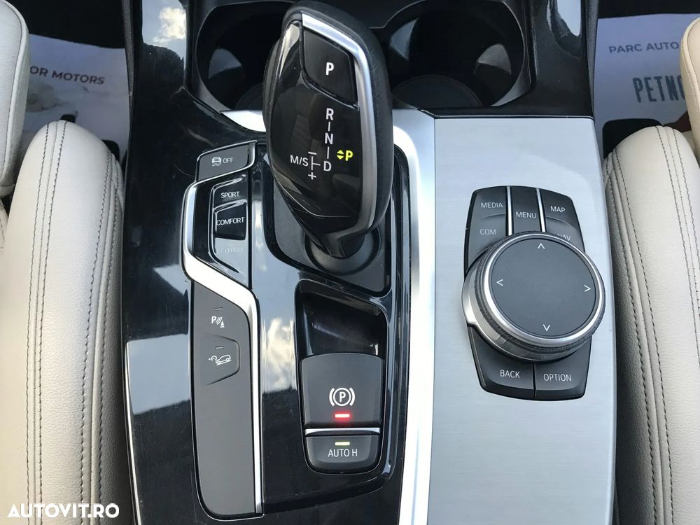 BMW X3 xDrive20d AT Luxury Line - 34