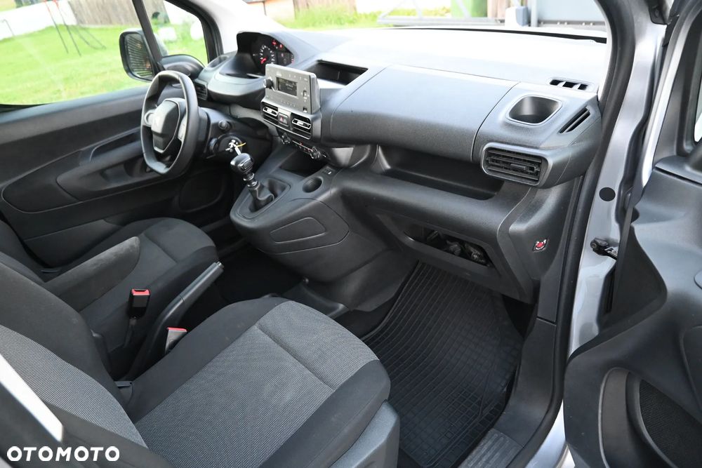 Peugeot Rifter - 19