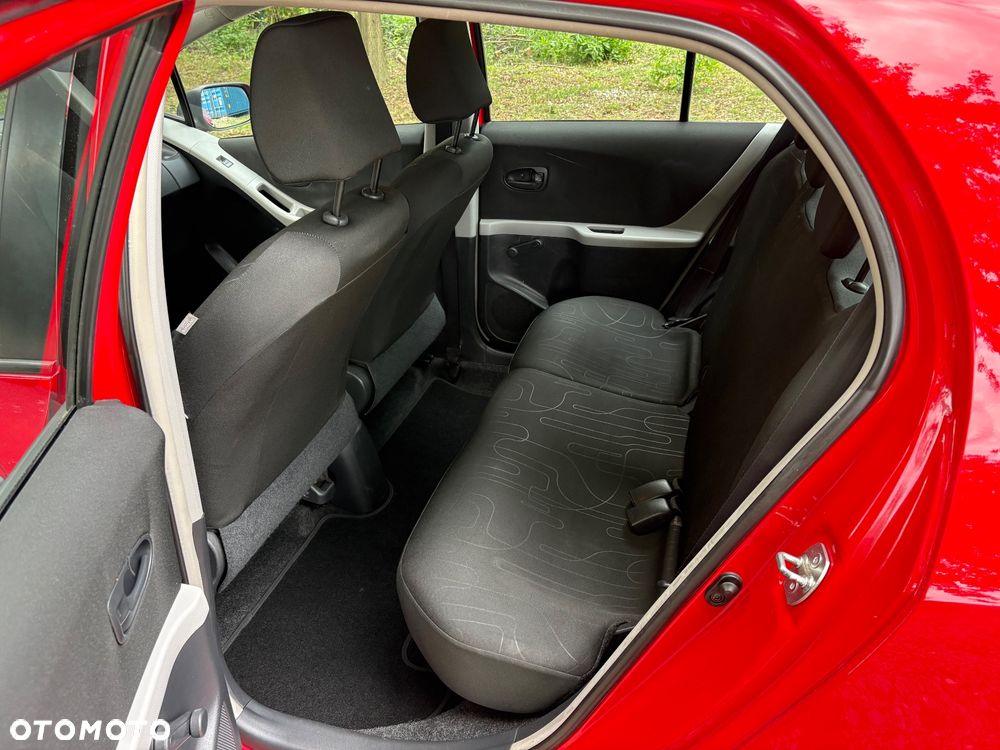 Toyota Yaris 1.0 VVT-i - 24