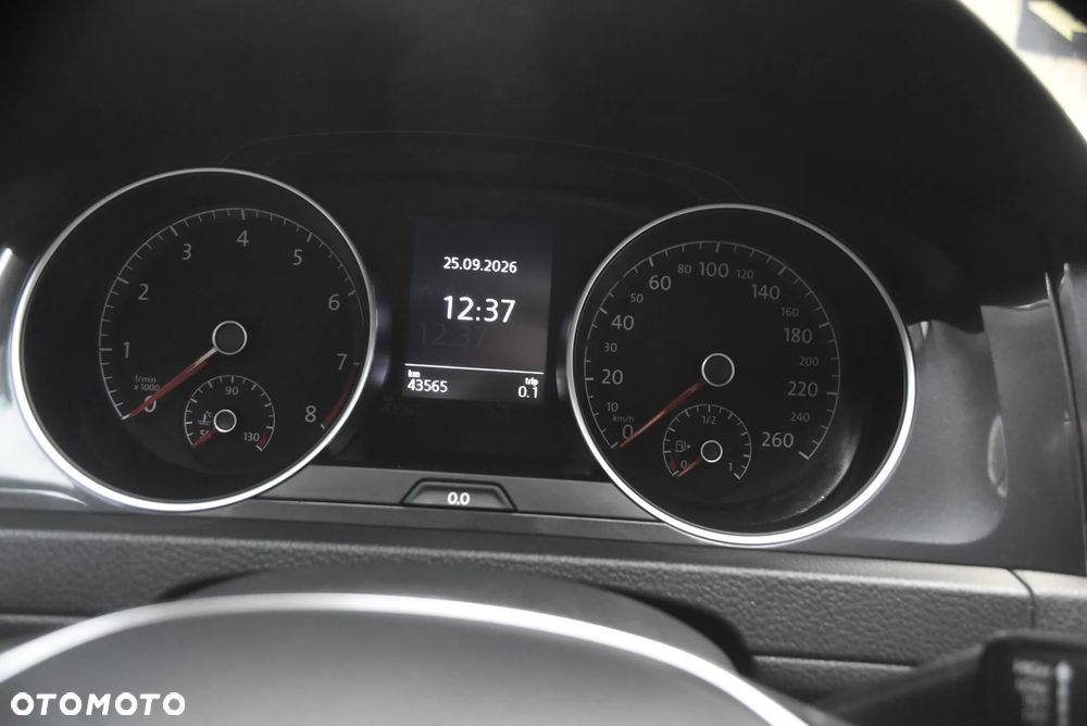 Volkswagen Golf - 16