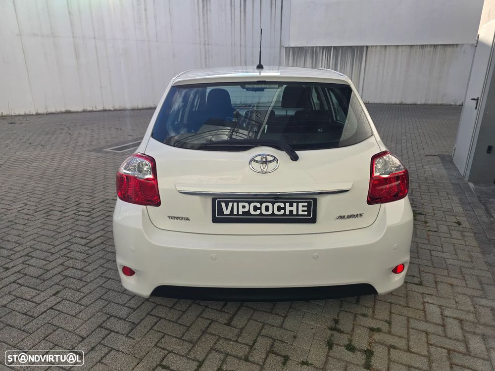 Toyota Auris 1.33 VVT-i Exclusive - 35
