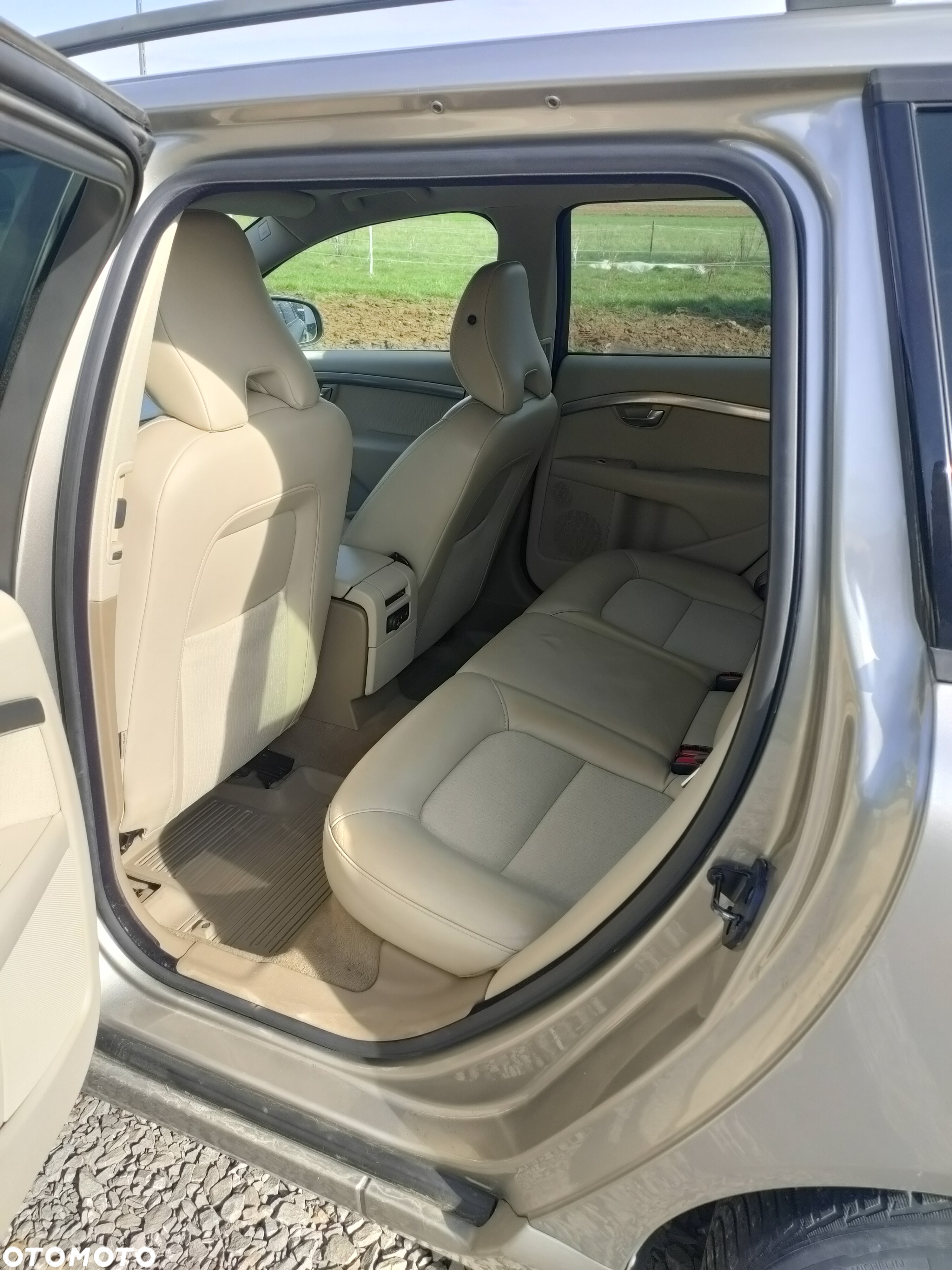 Volvo V70 2.0 Momentum - 25