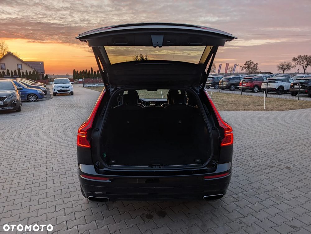 Volvo XC 60 D5 AWD R-Design - 38