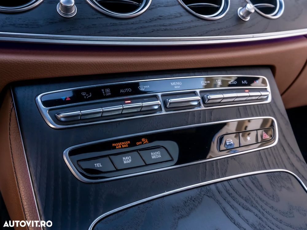 Mercedes-Benz E 300 de 4Matic 9G-TRONIC AMG Line - 27