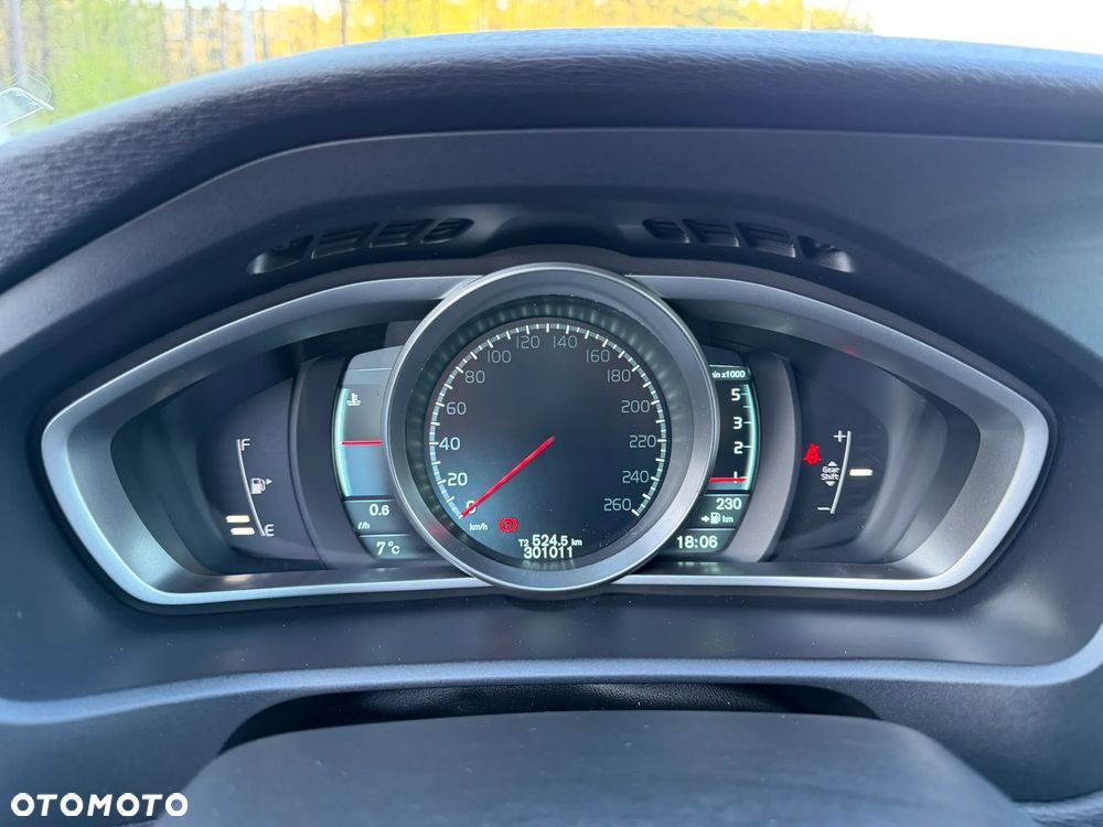 Volvo V40 D2 Summum - 9