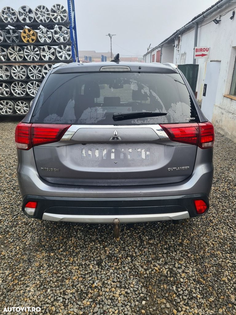 Dezmembrari dezmembrez  Mitsubishi Outlander III facelift 2.2 DIESEL 2015-2018 - 7