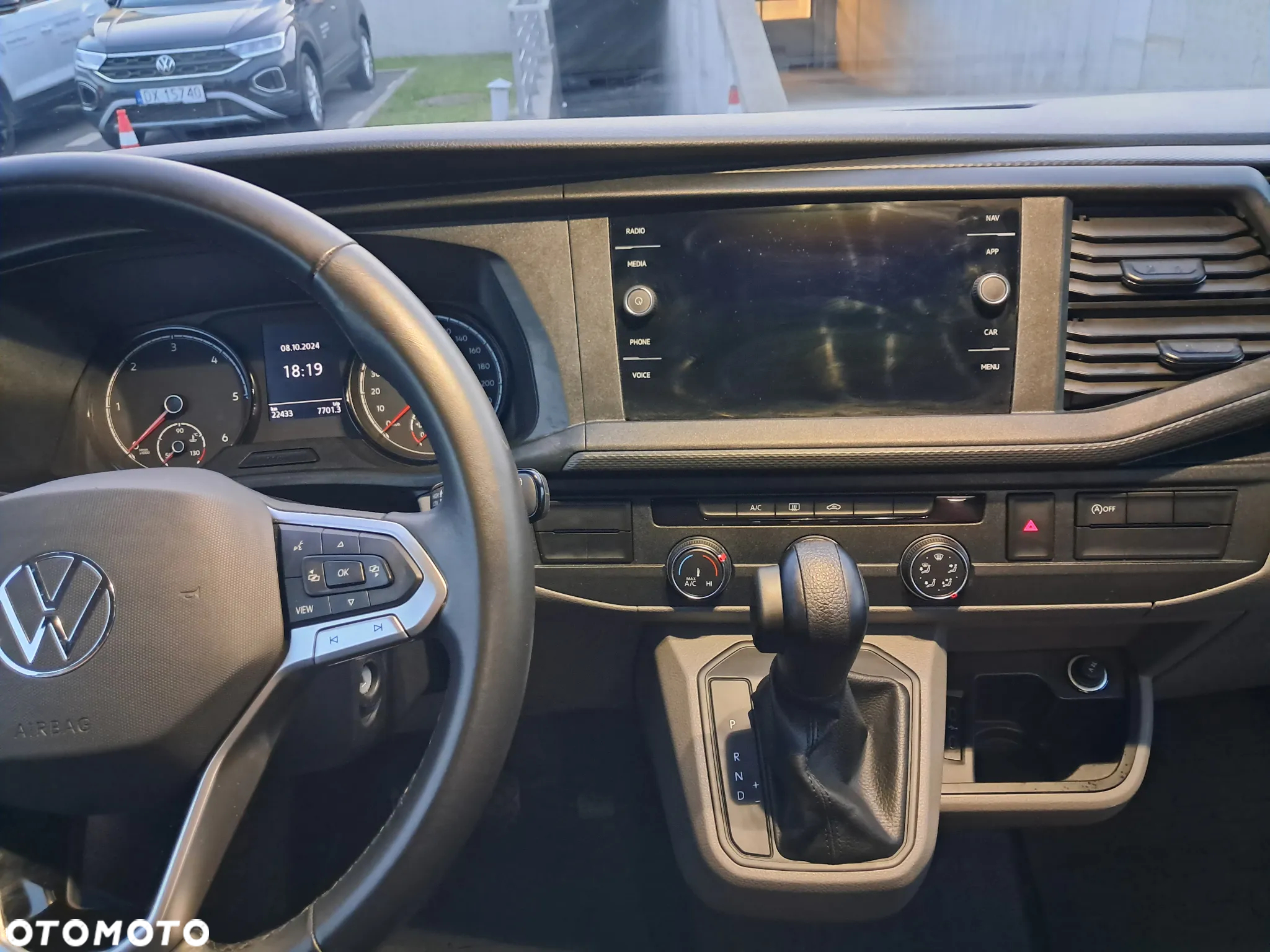 Volkswagen Caravelle - 6