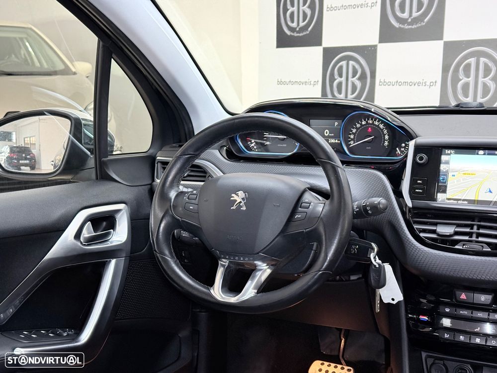 Peugeot 208 1.2 PureTech Allure EAT6 - 7