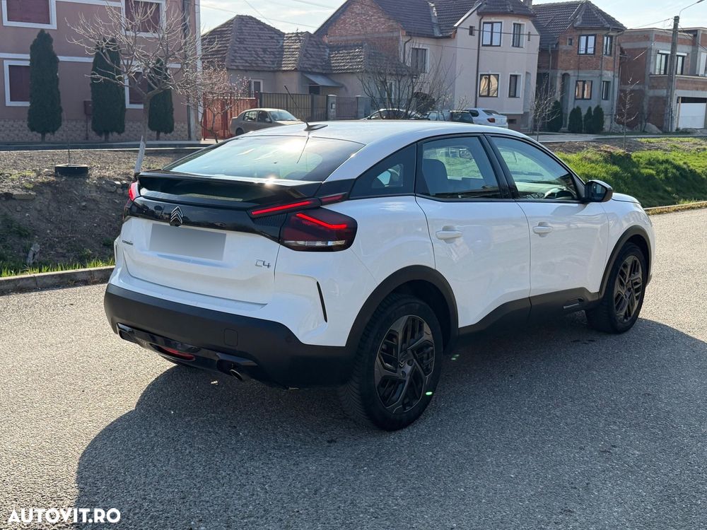 Citroën C4 BlueHDi 130 Stop&Start EAT8 SHINE - 3