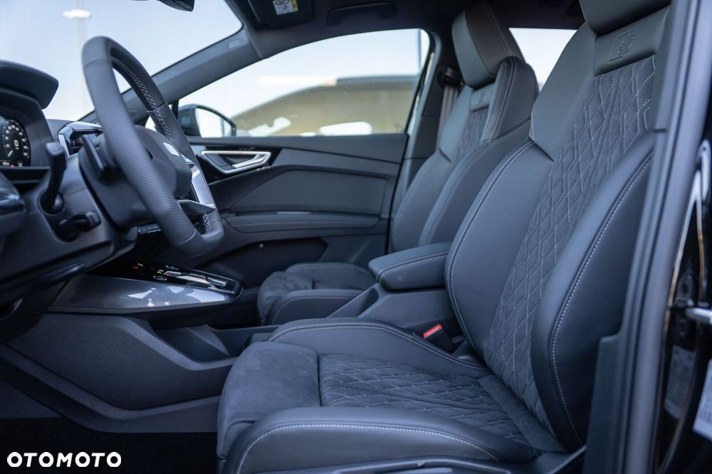 Audi Q4 e-tron - 12