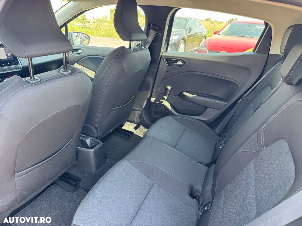Renault Clio E-TECH 140 INTENS - 11