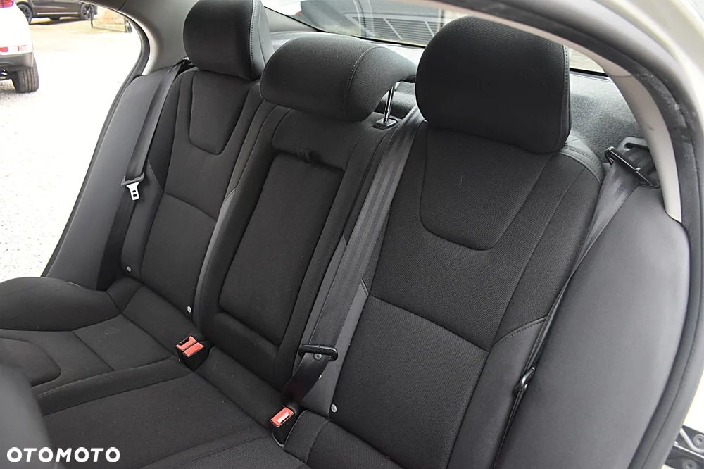 Volvo S60 D3 Geartronic Summum - 19