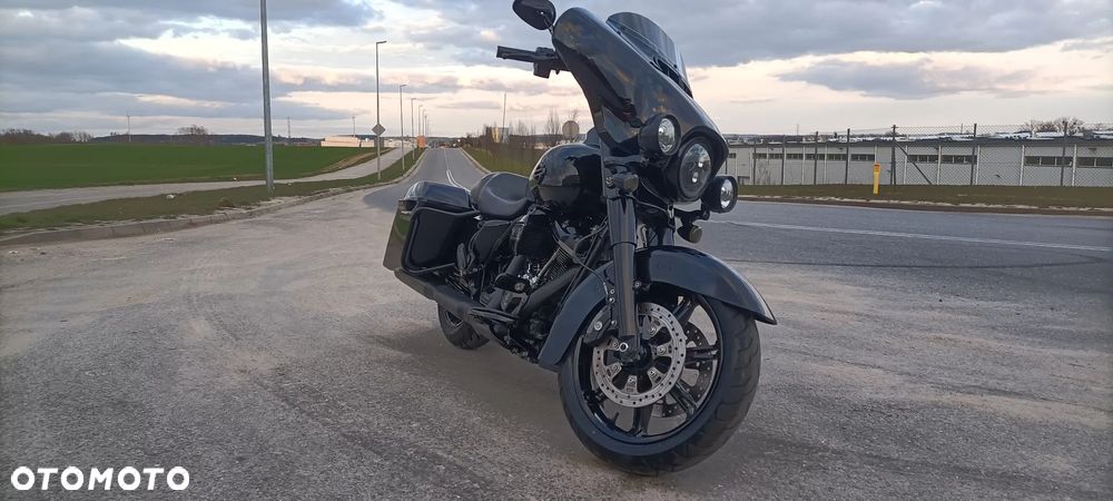 Harley-Davidson Touring Street Glide - 1