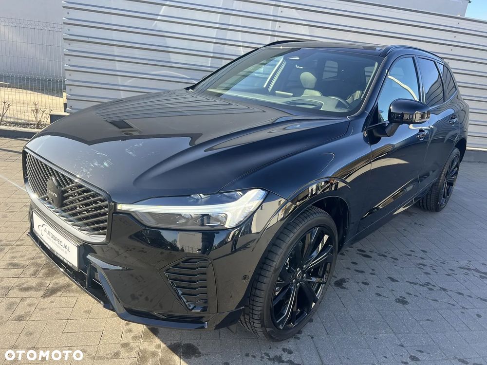 Volvo XC 60 B5 B AWD Plus Black Edition - 4