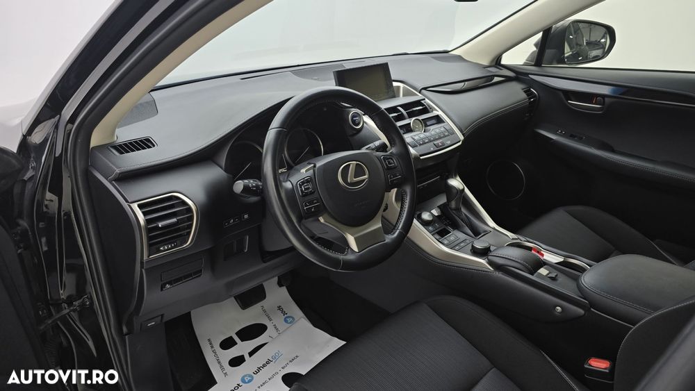 Lexus Seria NX - 13