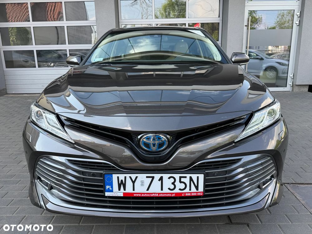 Toyota Camry 2.5 Hybrid Executive CVT - 2