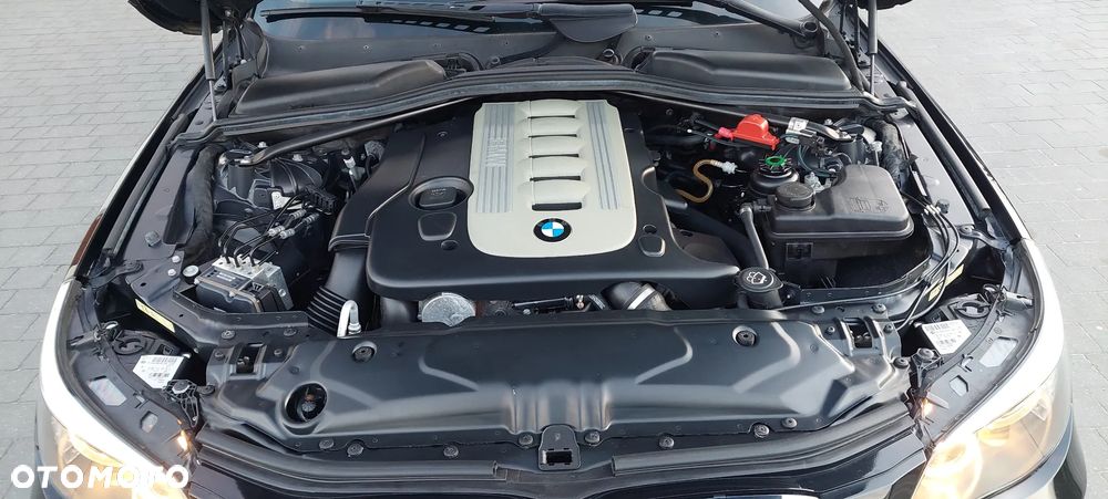 BMW Seria 5 525d - 17
