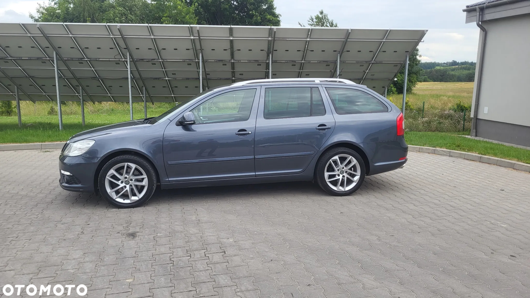 Skoda Octavia Combi 2.0 TDI CR DPF RS - 5