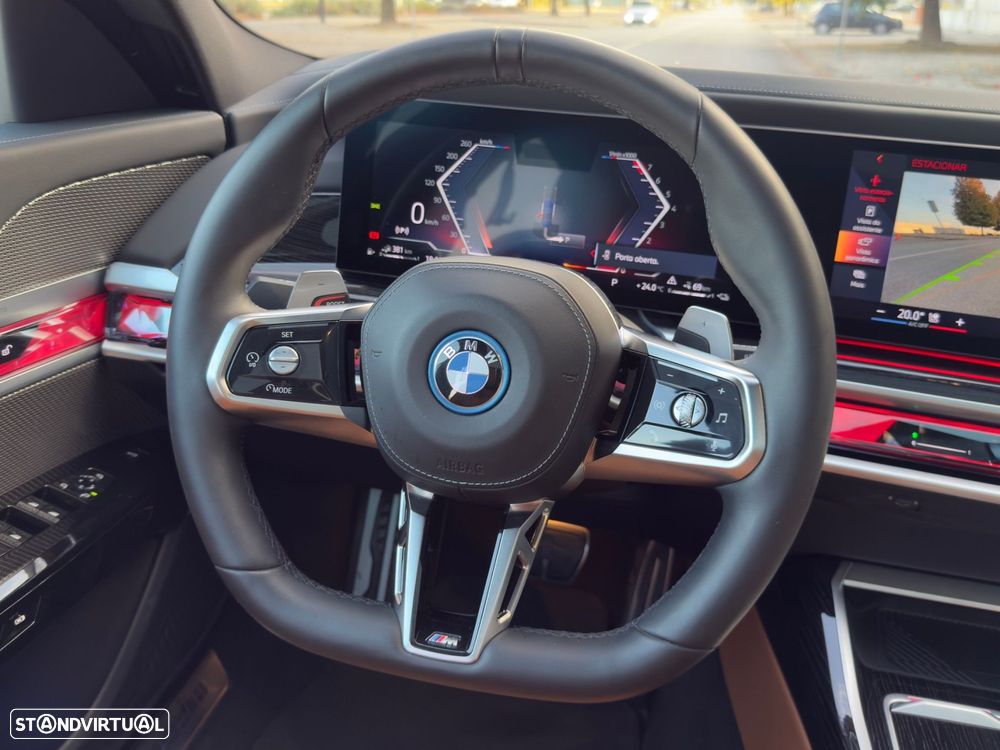BMW 750 - 16