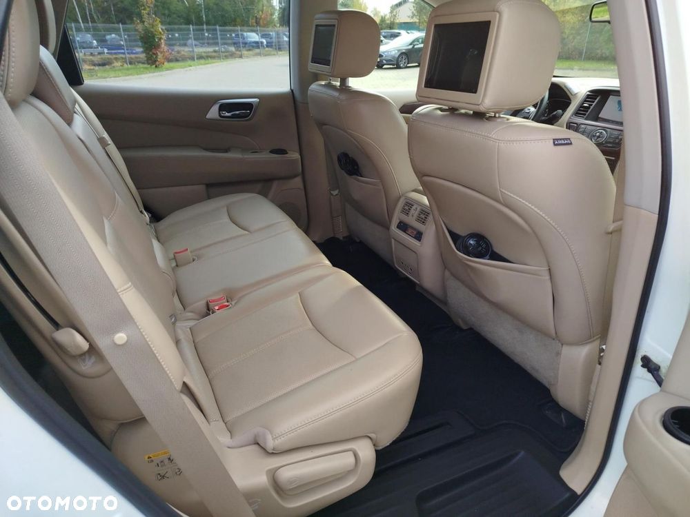 Nissan Pathfinder - 16