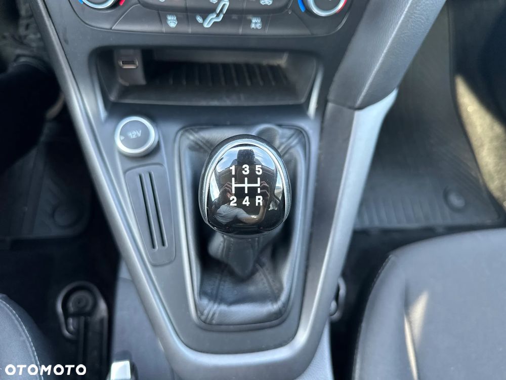 Ford Focus 1.6 SYNC Edition - 19