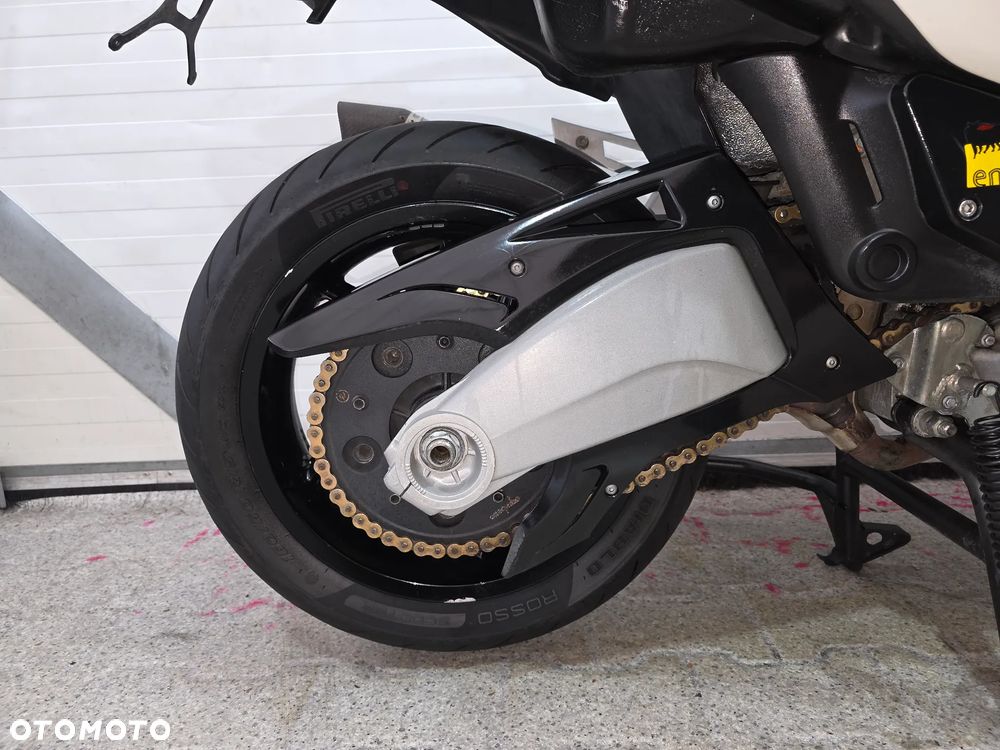 Aprilia SRV 850 - 18