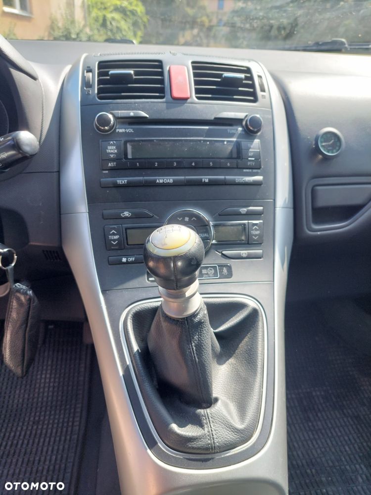 Toyota Auris - 18
