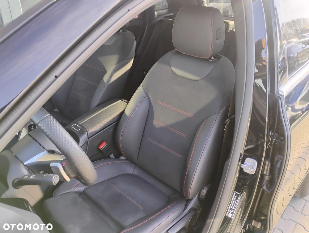 Mercedes-Benz GLA 200 AMG Line - 10