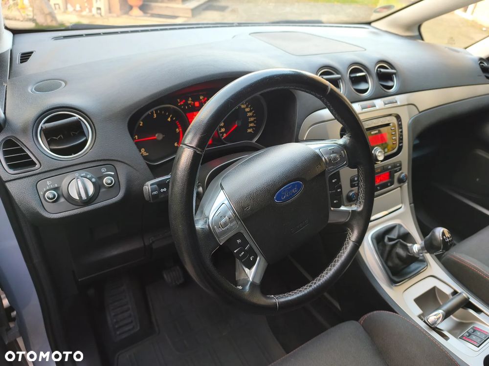 Ford S-Max 2.0 TDCi DPF Ambiente - 18