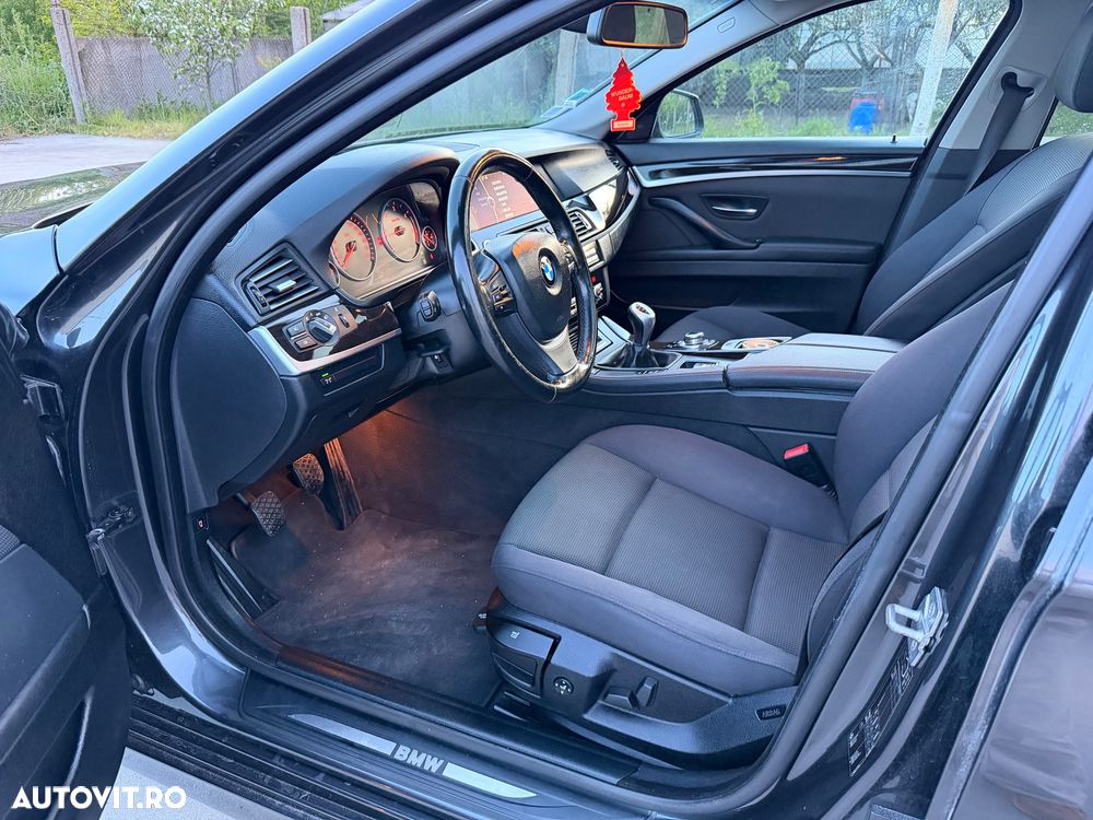 BMW Seria 5 525d - 8
