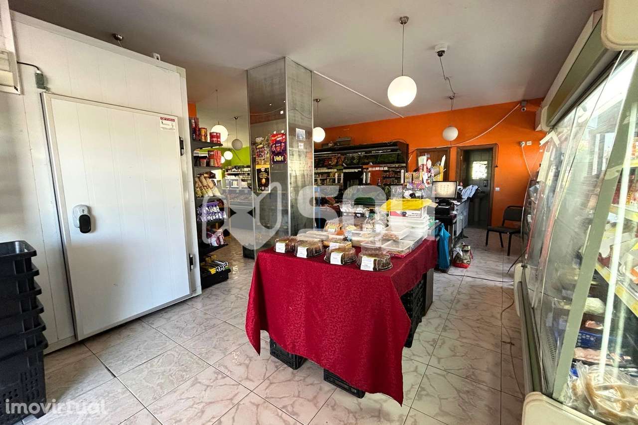 Trespasse de Mercearia na Senhora da Hora - Grande imagem: 2/8