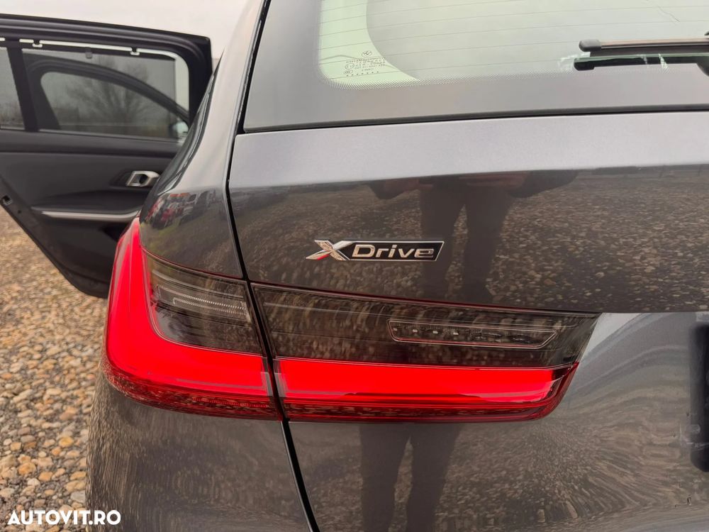 BMW Seria 3 320d xDrive AT - 38