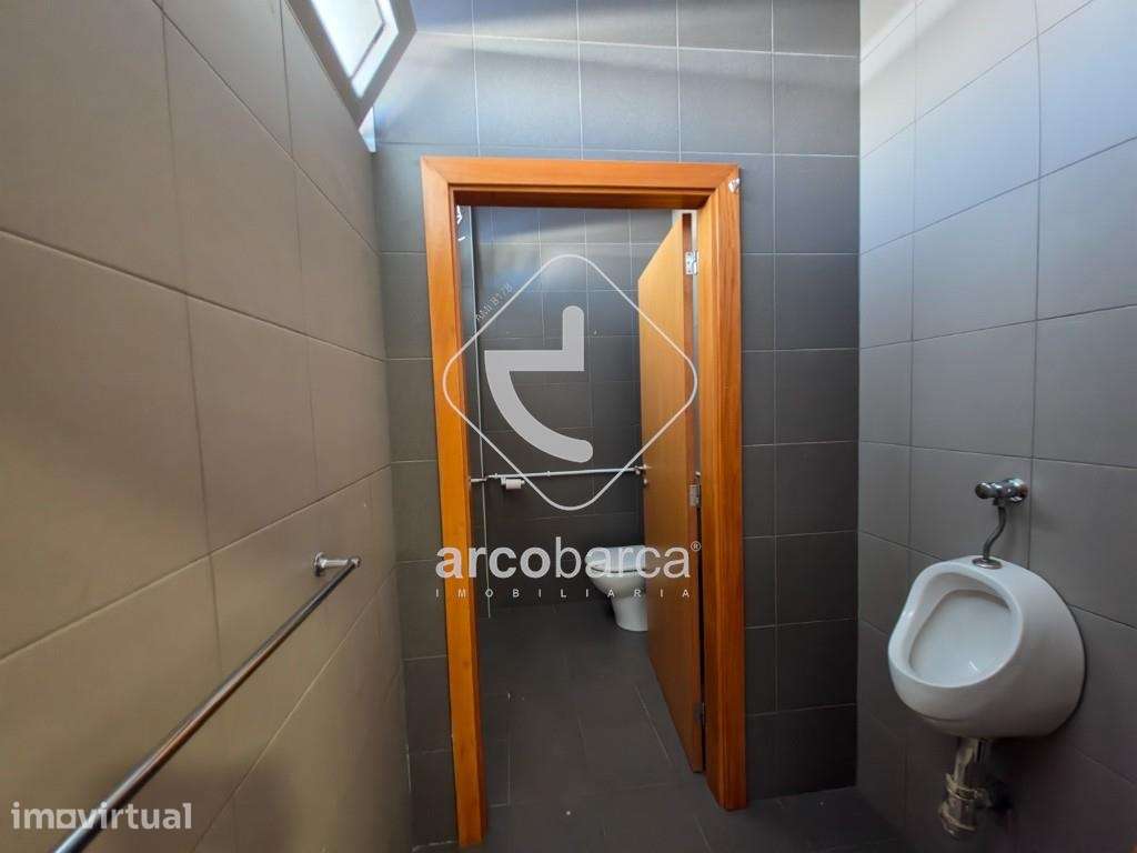 Loja com 130 m2 e Excelente Acessibilidade em Ponte da Barca - Grande imagem: 3/4